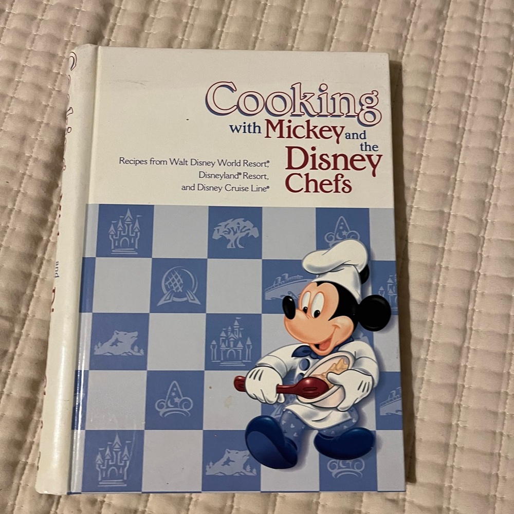 Disney Mickey and Chefs Cookbook - Blue‎ and White